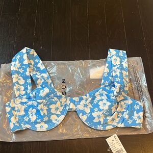 NWT PacSun Cup Tropical Bikini top!